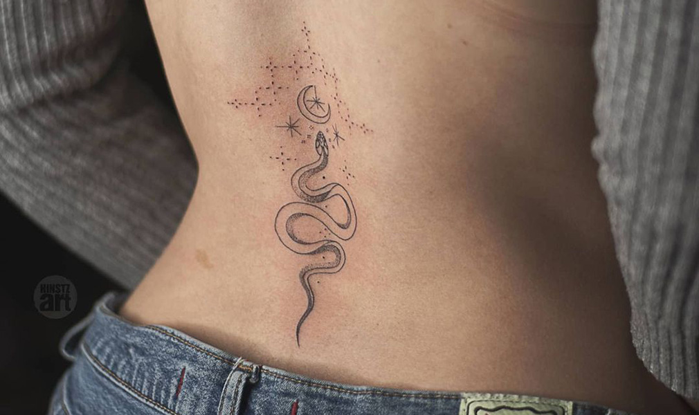 Những mẫu tattoo vùng lưng dưới đẹp nhất sẽ cho bạn cảm hứng về thiết kế và nghệ thuật. Với những hình ảnh độc đáo và ý nghĩa sâu sắc, bạn sẽ không thể rời mắt khỏi những tác phẩm này.