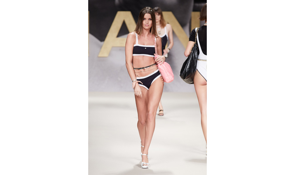 Chanel-Bikinis stehen ganz oben auf unserer Wunschliste für Sommer 2022